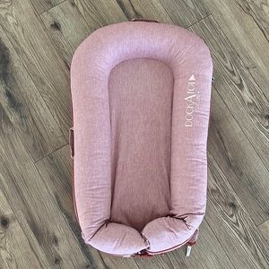 Dock a Tot Deluxe Plus Cover in Ginger Chambray